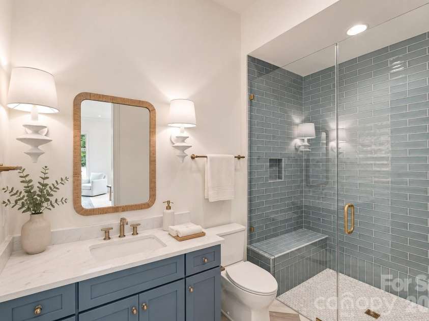125 Randstone Court, Charlotte, NC 28211.  MLS# CAR4386565, YatesRealty ID 45343. Private GUEST SUITE FULL BATH