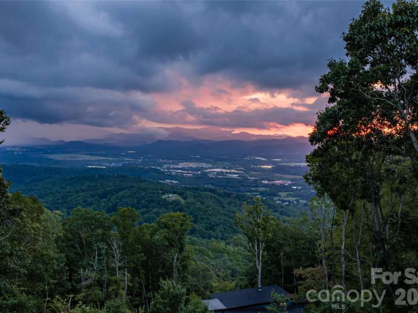 94 Laurel Ledge Way, Fletcher, NC 28732.  MLS# CAR4415345, YatesRealty ID 45344. 