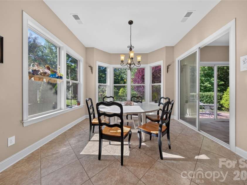 4028 Deer Track Court, Mint Hill, NC 28227.  MLS# CAR4397443, YatesRealty ID 45346. Bright Breakfast Nook