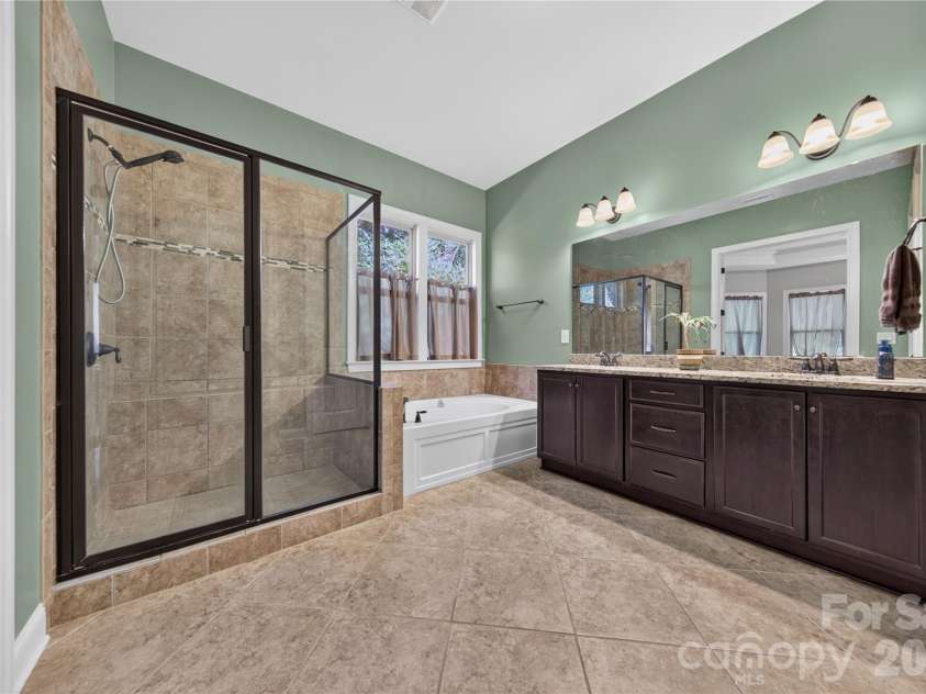 4028 Deer Track Court, Mint Hill, NC 28227.  MLS# CAR4397443, YatesRealty ID 45346. Primary Bath