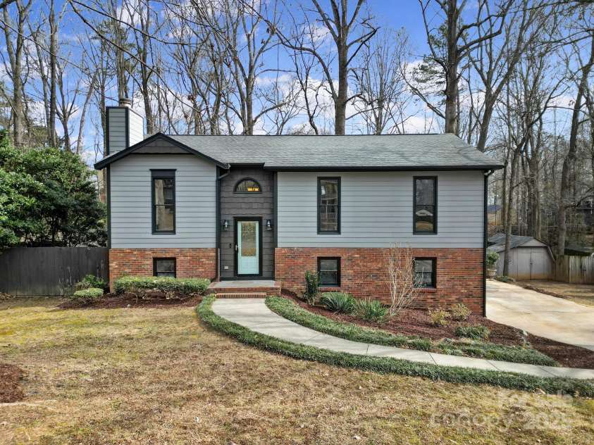 204 Swamp Fox Drive, Fort Mill, SC 29715.  MLS# CAR4215726, YatesRealty ID 4535. 