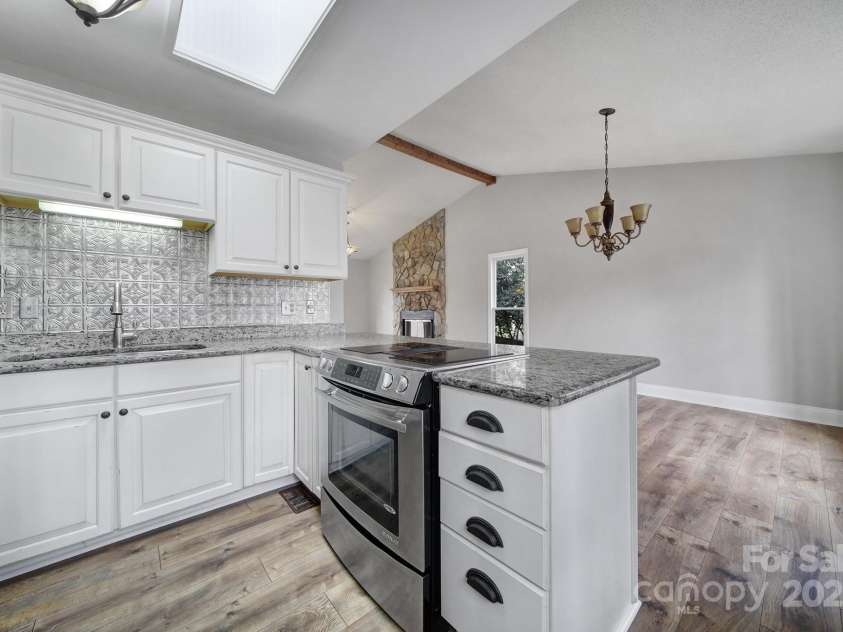 204 Swamp Fox Drive, Fort Mill, SC 29715.  MLS# CAR4215726, YatesRealty ID 4535. 