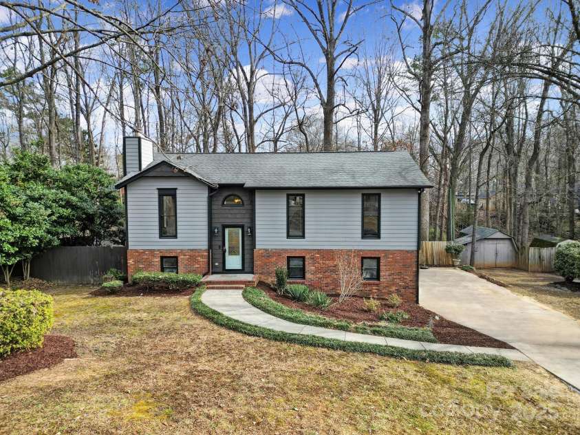204 Swamp Fox Drive, Fort Mill, SC 29715.  MLS# CAR4215726, YatesRealty ID 4535. 