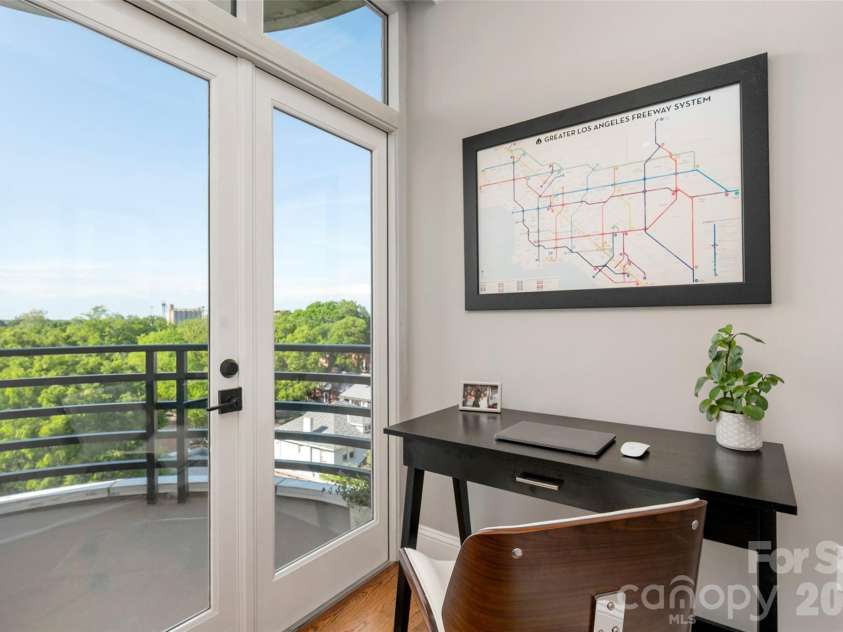 400 Church Street, Charlotte, NC 28202.  MLS# CAR4376398, YatesRealty ID 4535. 