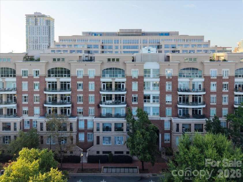 400 Church Street, Charlotte, NC 28202.  MLS# CAR4415061, YatesRealty ID 4535. 