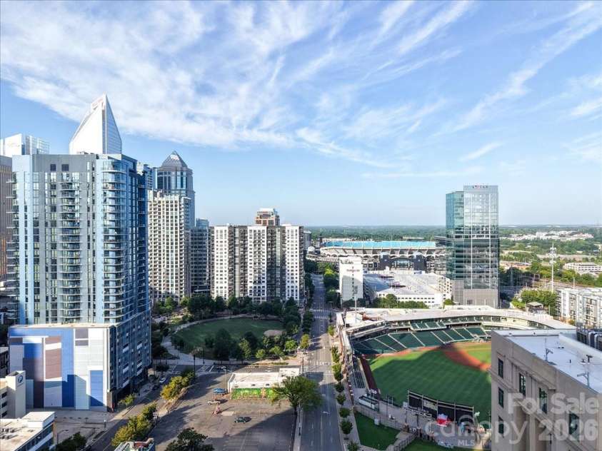 400 Church Street, Charlotte, NC 28202.  MLS# CAR4415061, YatesRealty ID 4535. 
