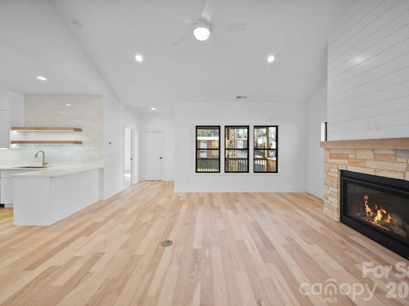 49 Johnson Drive, Asheville, NC 28804.  MLS# CAR4340354, YatesRealty ID 4535. 