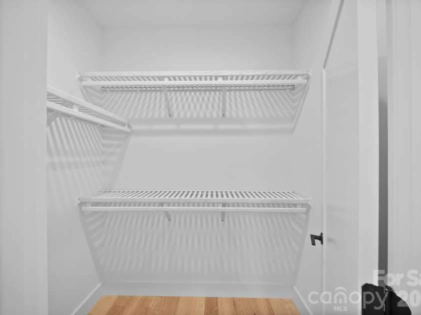 49 Johnson Drive, Asheville, NC 28804.  MLS# CAR4340354, YatesRealty ID 4535. Walk In Closet