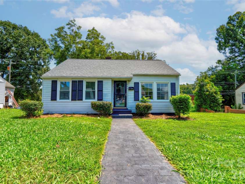 605 Meadowbrook Road, Kings Mountain, NC 28086.  MLS# CAR4415554, YatesRealty ID 45350. 