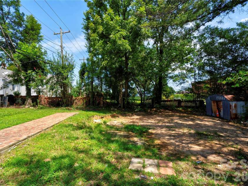 605 Meadowbrook Road, Kings Mountain, NC 28086.  MLS# CAR4415554, YatesRealty ID 45350. Back Yard