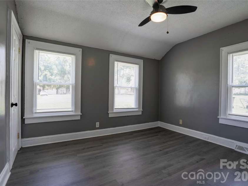 605 Meadowbrook Road, Kings Mountain, NC 28086.  MLS# CAR4415554, YatesRealty ID 45350. Bedroom 1