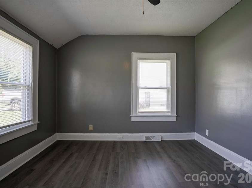 605 Meadowbrook Road, Kings Mountain, NC 28086.  MLS# CAR4415554, YatesRealty ID 45350. Bedroom 1