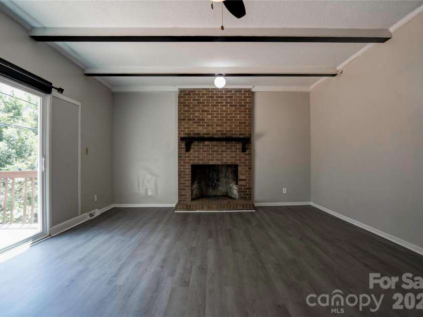 605 Meadowbrook Road, Kings Mountain, NC 28086.  MLS# CAR4415554, YatesRealty ID 45350. Living Room