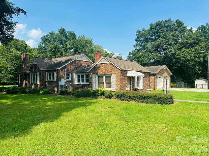 1970 Nc 16 Business Highway, Denver, NC 28037.  MLS# CAR4413058, YatesRealty ID 45352. 