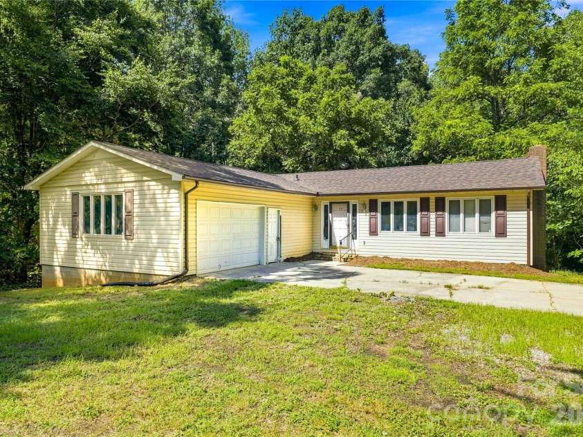 4515 Botany Trail, Maiden, NC 28650.  MLS# CAR4341123, YatesRealty ID 45355. 