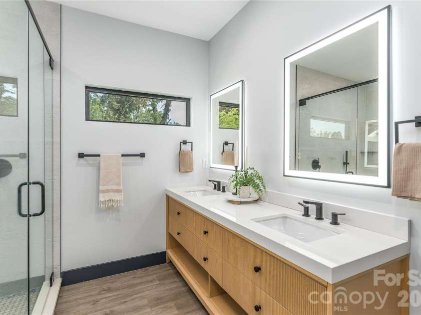 19 Woodbine Road, Asheville, NC 28804.  MLS# CAR4415169, YatesRealty ID 45358. Designer vanity