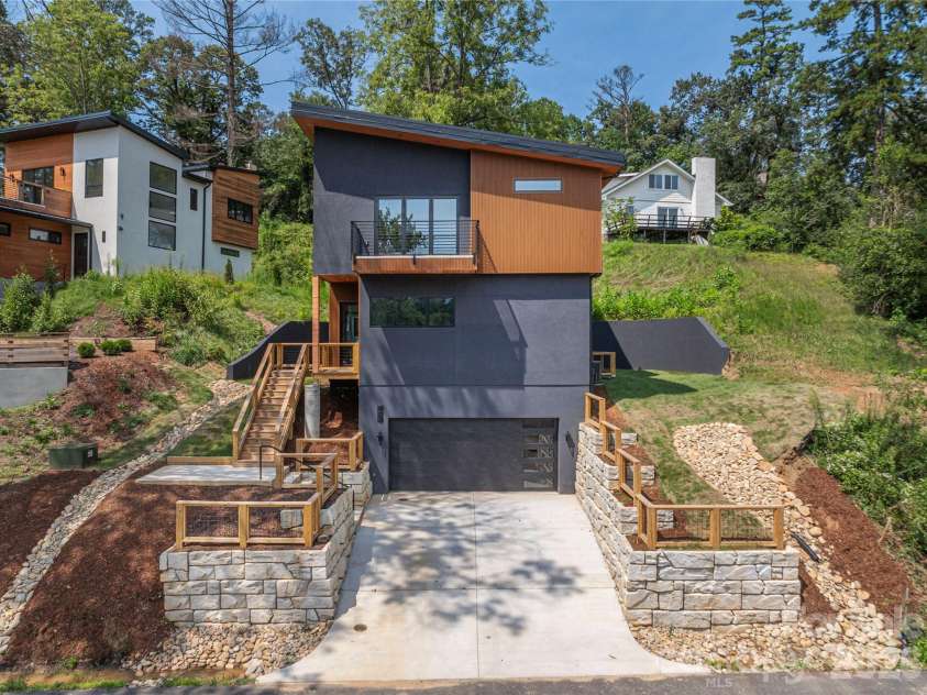 19 Woodbine Road, Asheville, NC 28804.  MLS# CAR4415169, YatesRealty ID 45358. Modern design and high quality construction.