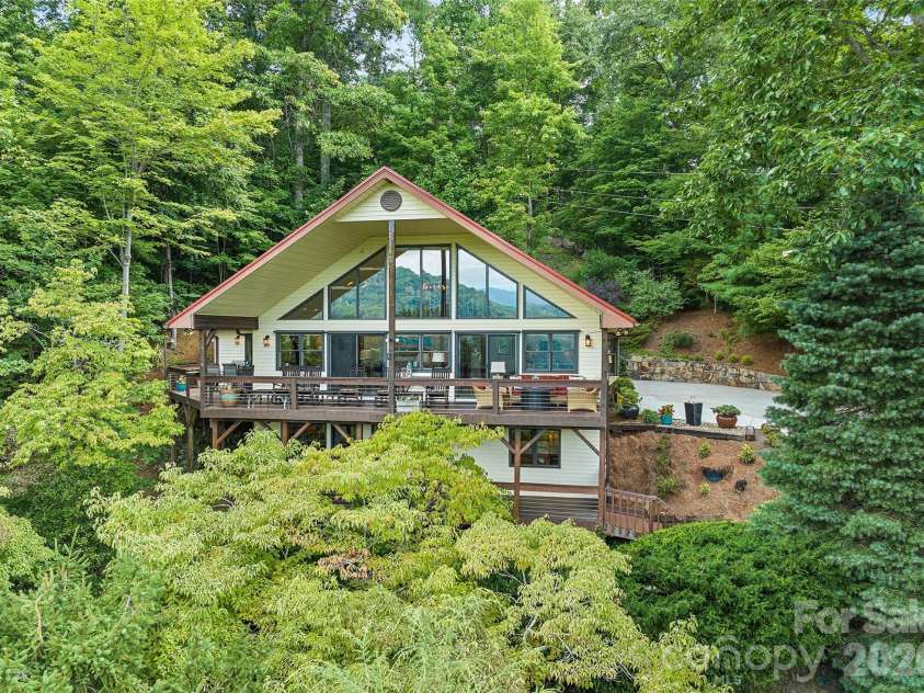 509 Deer Creek Trail, Maggie Valley, NC 28751.  MLS# CAR4408706, YatesRealty ID 45359. 