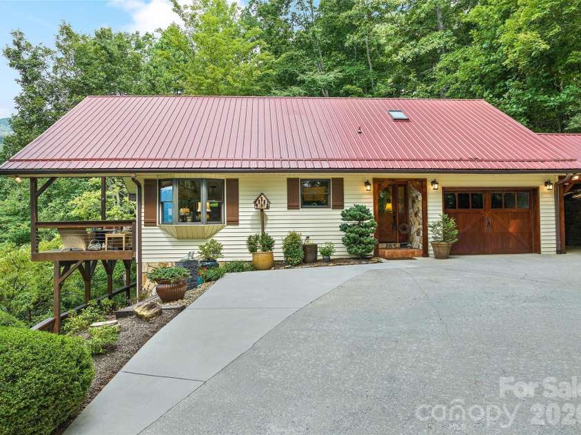 509 Deer Creek Trail, Maggie Valley, NC 28751.  MLS# CAR4408706, YatesRealty ID 45359. 