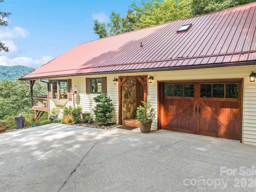 509 Deer Creek Trail, Maggie Valley, NC 28751.  MLS# CAR4408706, YatesRealty ID 45359. 