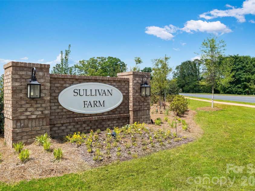 184 Rock Avenue, Statesville, NC 28625.  MLS# CAR4357640, YatesRealty ID 4536. 