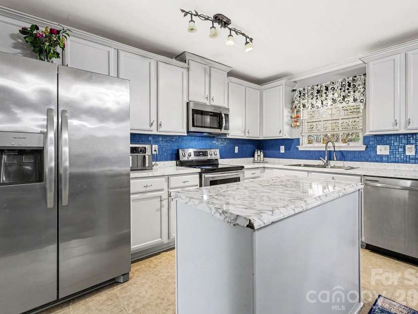 2044 Grimley Lane, Fort Mill, SC 29707.  MLS# CAR4336162, YatesRealty ID 4536. 