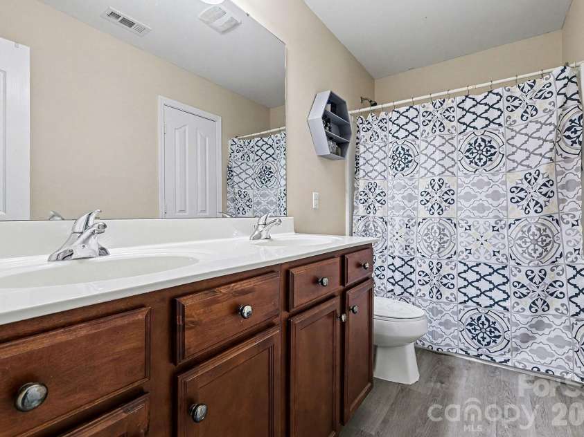 2044 Grimley Lane, Fort Mill, SC 29707.  MLS# CAR4336162, YatesRealty ID 4536. 