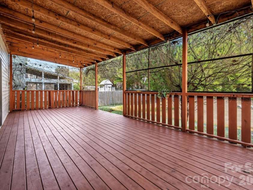 2044 Grimley Lane, Fort Mill, SC 29707.  MLS# CAR4336162, YatesRealty ID 4536. 