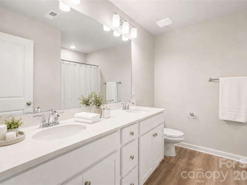 8908 Sawyer Run Court, Charlotte, NC 28215.  MLS# CAR4416206, YatesRealty ID 45361. 