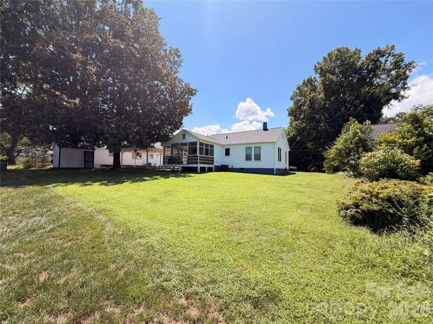 1223 Milton Avenue, Kannapolis, NC 28081.  MLS# CAR4416286, YatesRealty ID 45363. 