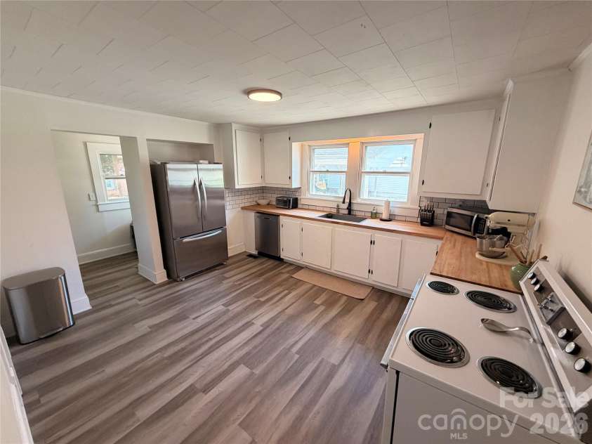 1223 Milton Avenue, Kannapolis, NC 28081.  MLS# CAR4416286, YatesRealty ID 45363. 