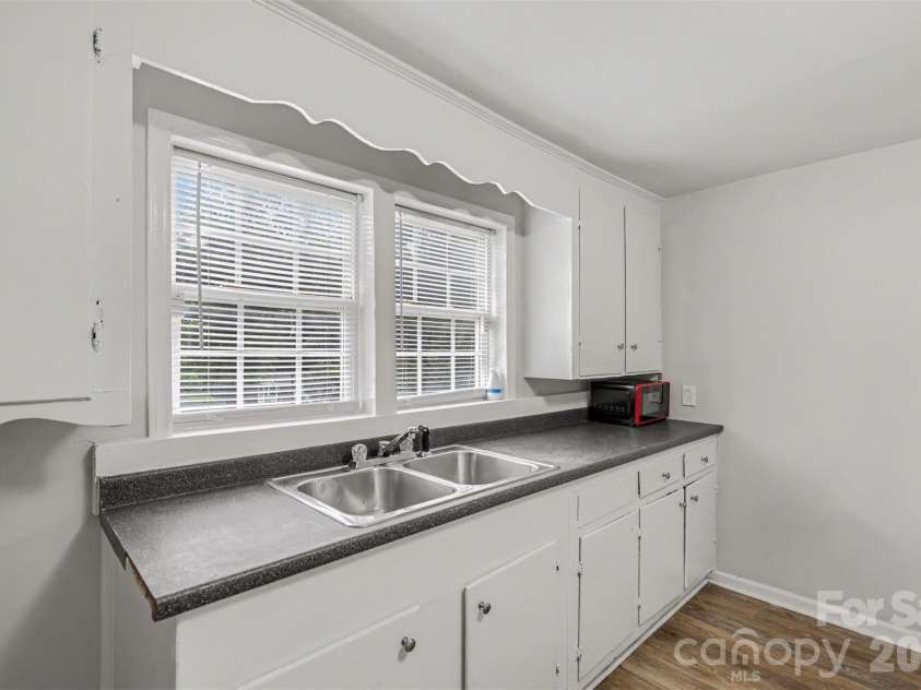 317 James Street, Gastonia, NC 28052.  MLS# CAR4409942, YatesRealty ID 45364. 