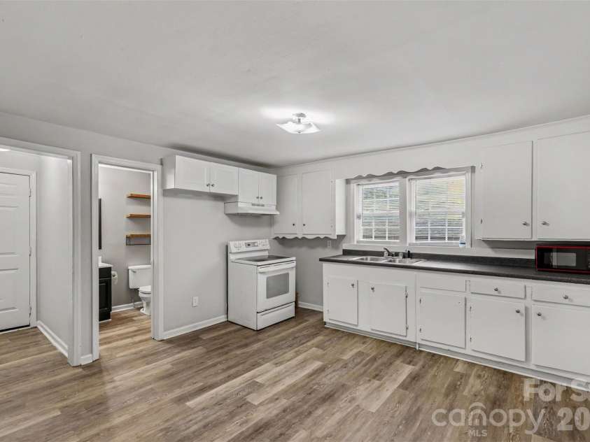 317 James Street, Gastonia, NC 28052.  MLS# CAR4409942, YatesRealty ID 45364. 