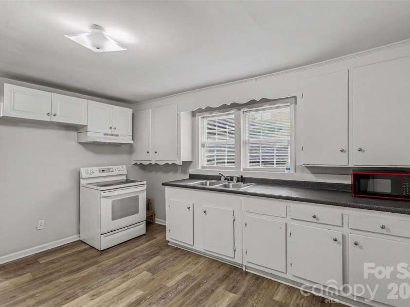 317 James Street, Gastonia, NC 28052.  MLS# CAR4409942, YatesRealty ID 45364. 