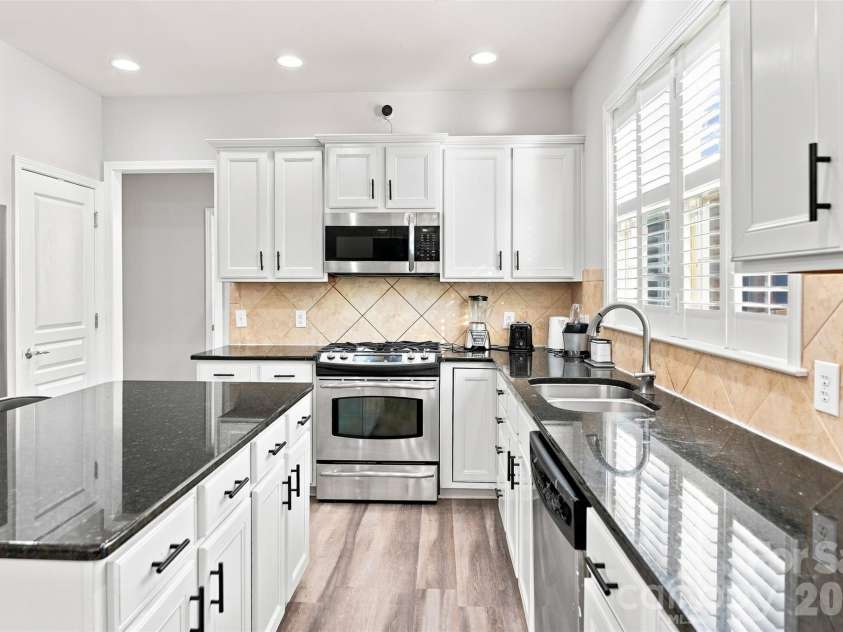 7819 Lamington Drive, Fort Mill, SC 29707.  MLS# CAR4408281, YatesRealty ID 45365. 