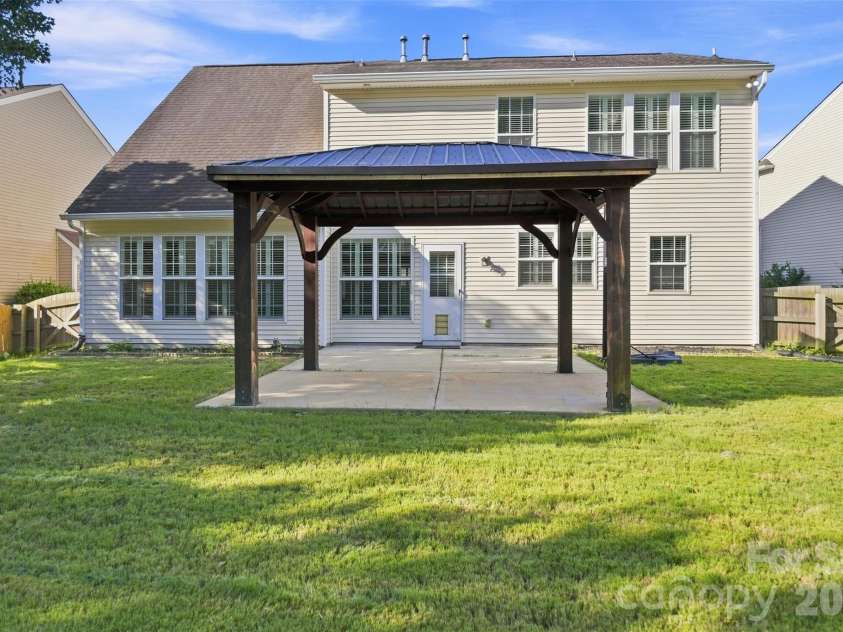 7819 Lamington Drive, Fort Mill, SC 29707.  MLS# CAR4408281, YatesRealty ID 45365. 