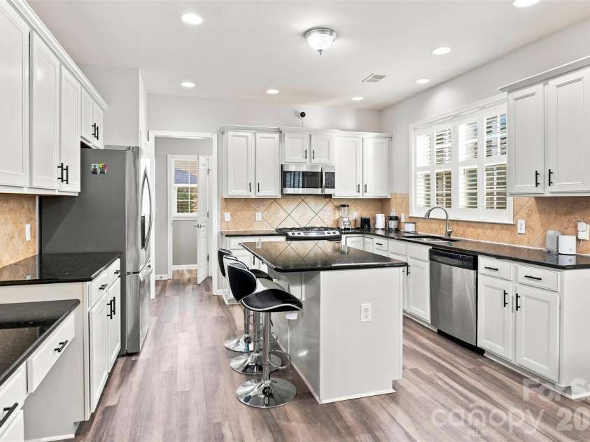 7819 Lamington Drive, Fort Mill, SC 29707.  MLS# CAR4408281, YatesRealty ID 45365. 