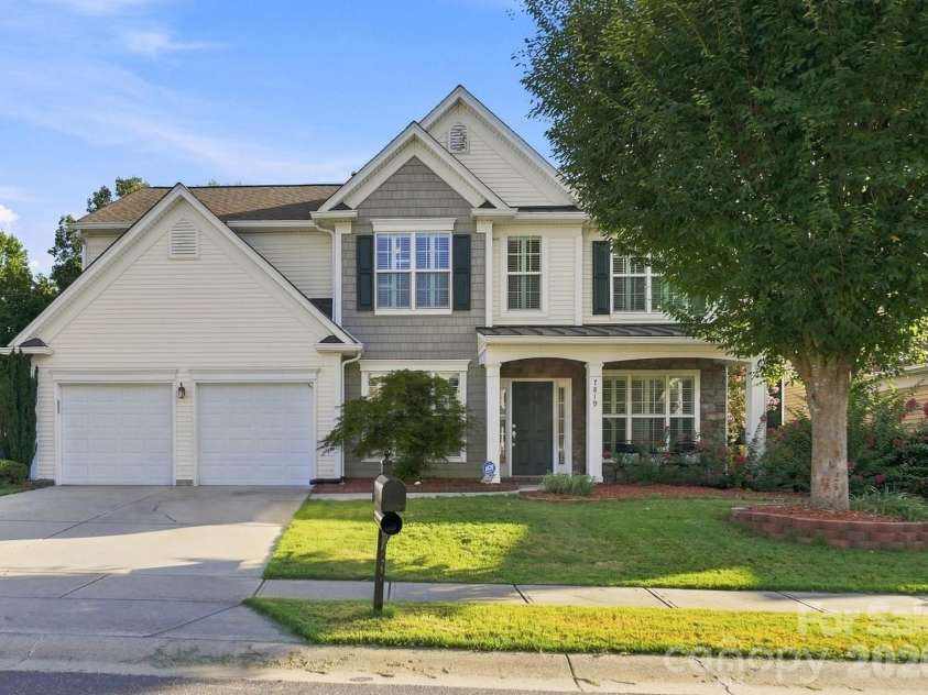 7819 Lamington Drive, Fort Mill, SC 29707.  MLS# CAR4408281, YatesRealty ID 45365. 