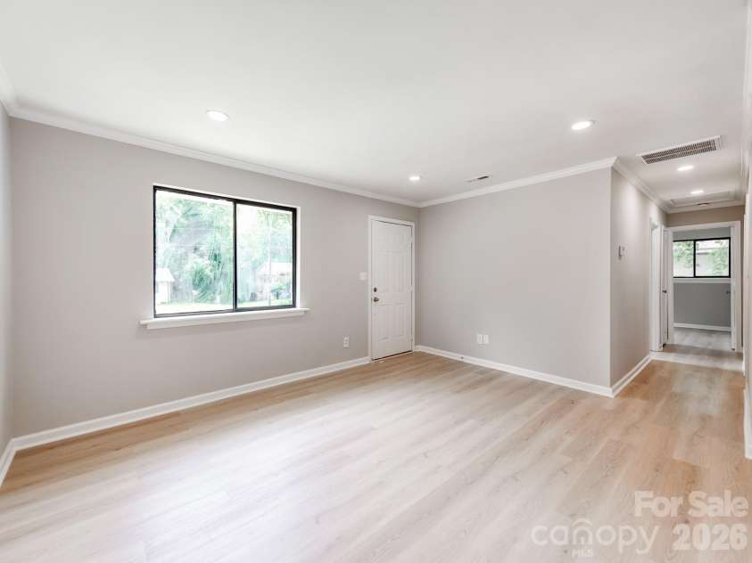4925 Springview Road, Charlotte, NC 28213.  MLS# CAR4411619, YatesRealty ID 45366. 