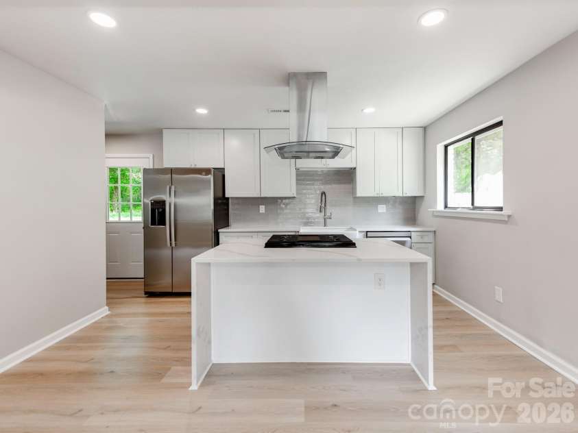 4925 Springview Road, Charlotte, NC 28213.  MLS# CAR4411619, YatesRealty ID 45366. 