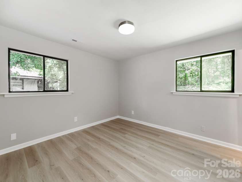 4925 Springview Road, Charlotte, NC 28213.  MLS# CAR4411619, YatesRealty ID 45366. 