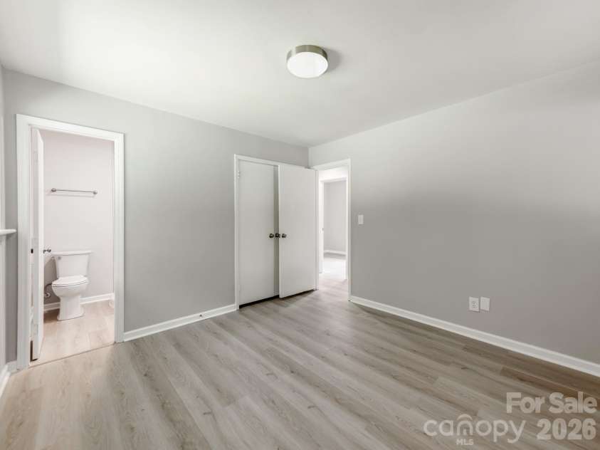 4925 Springview Road, Charlotte, NC 28213.  MLS# CAR4411619, YatesRealty ID 45366. 