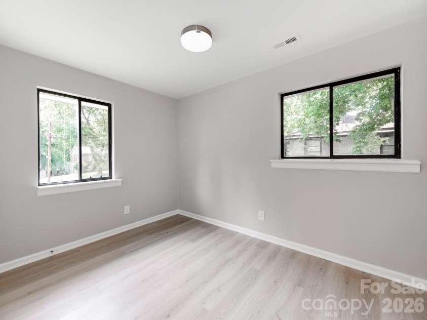 4925 Springview Road, Charlotte, NC 28213.  MLS# CAR4411619, YatesRealty ID 45366. 