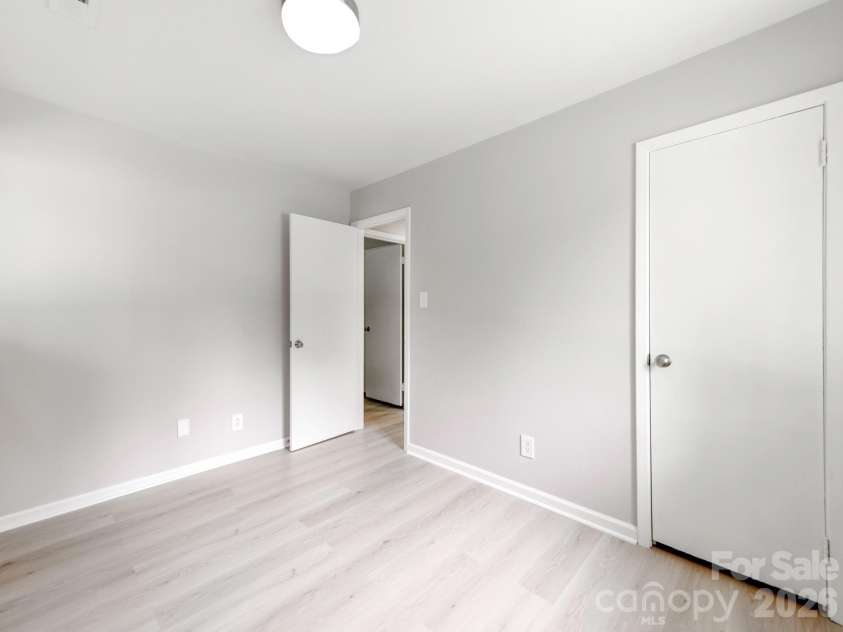 4925 Springview Road, Charlotte, NC 28213.  MLS# CAR4411619, YatesRealty ID 45366. 