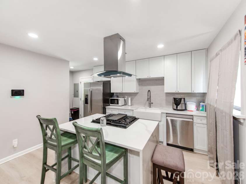4925 Springview Road, Charlotte, NC 28213.  MLS# CAR4411619, YatesRealty ID 45366. 