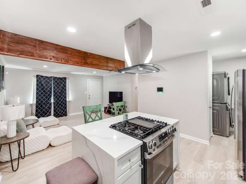 4925 Springview Road, Charlotte, NC 28213.  MLS# CAR4411619, YatesRealty ID 45366. 