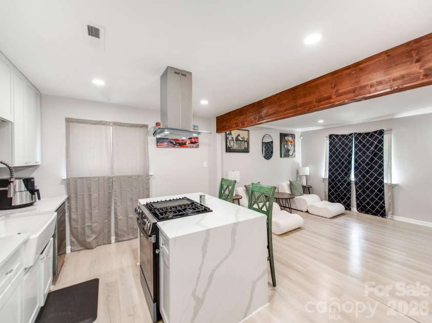 4925 Springview Road, Charlotte, NC 28213.  MLS# CAR4411619, YatesRealty ID 45366. 