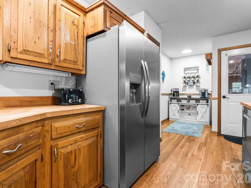 383 Bear Ridge Trail, Fleetwood, NC 28626.  MLS# CAR4415801, YatesRealty ID 45367. 