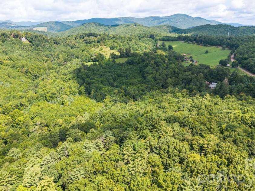 383 Bear Ridge Trail, Fleetwood, NC 28626.  MLS# CAR4415801, YatesRealty ID 45367. 