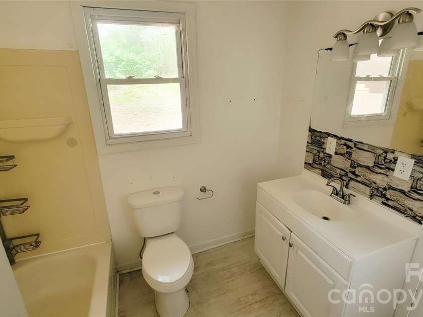 2517 Old Catholic Church Road, Blackstock, SC 29014.  MLS# CAR4400029, YatesRealty ID 45371. 